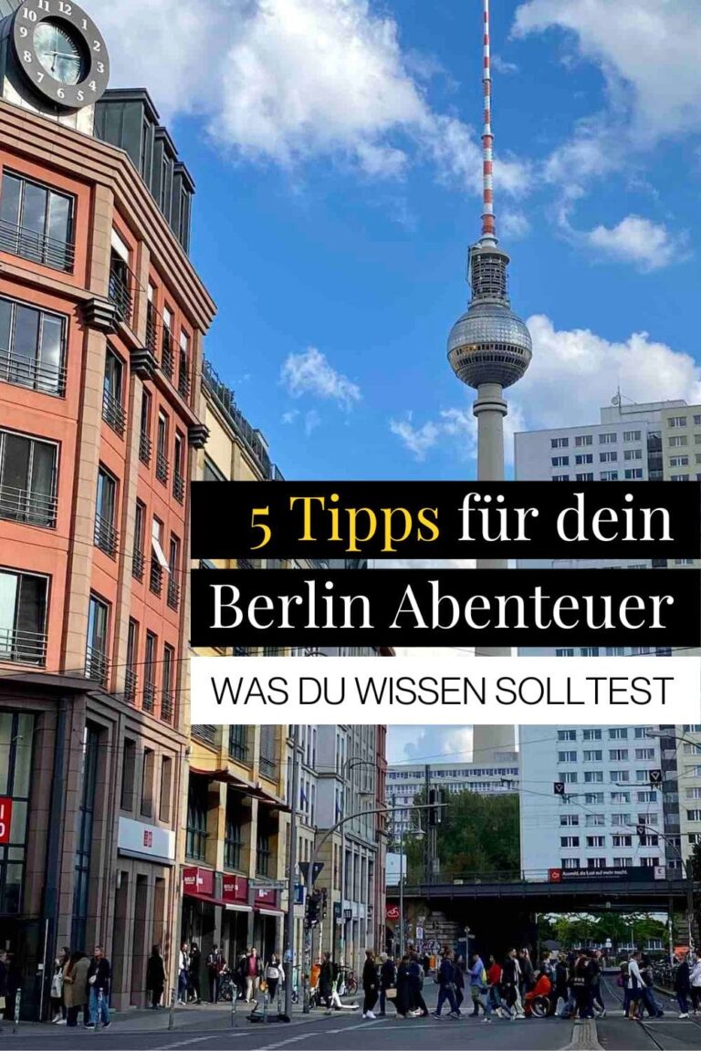 Coverbild für Blogartikel, Berlin Mitte, Blick auf den Fernsehturm und belebte Straße am Hackeschen Markt